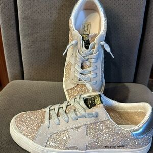 Wore maybe 3x unfortunately they are too big for me.